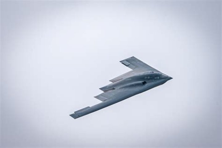 Can you stealth in combat Pathfinder?